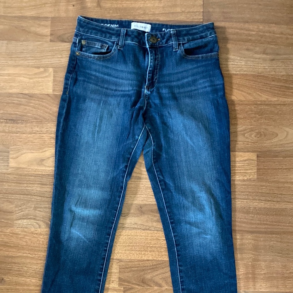 Dark blue somewhat skinny jeans
